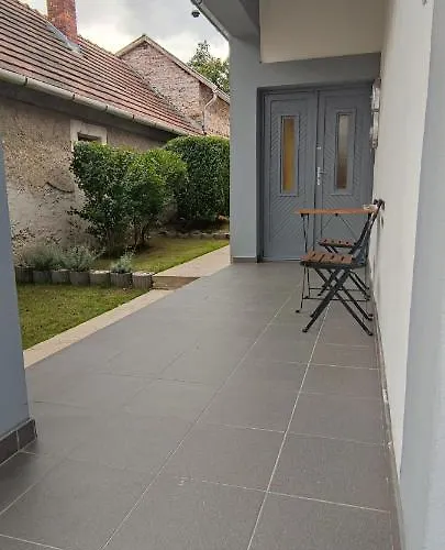 Petofi 17 Vendeghaz * בדקסוניטומאי